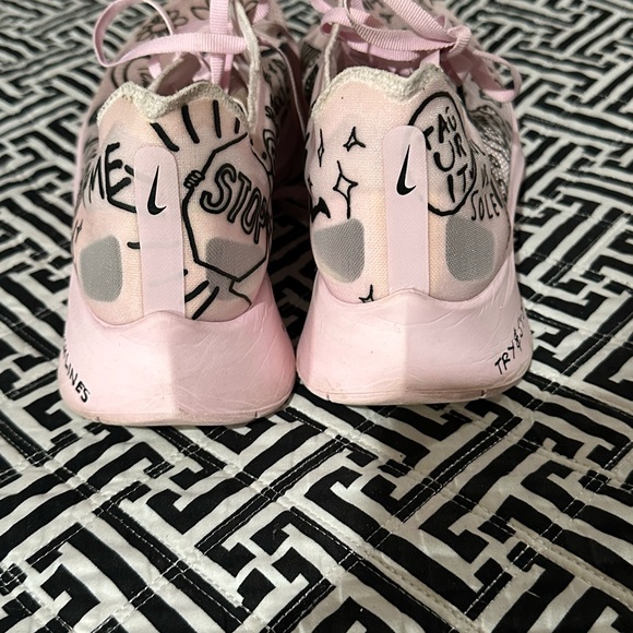 Nathan Bell Nike shoes - Picture 6 of 6